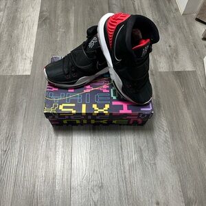 Men’s Nike Kyrie 6 "Bred" basketball shoes. Men’s Sz 9